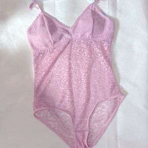 Intimates size M NWT!